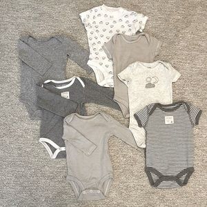 LOT Assorted Brands gender neutral baby bodysuits 0-3m